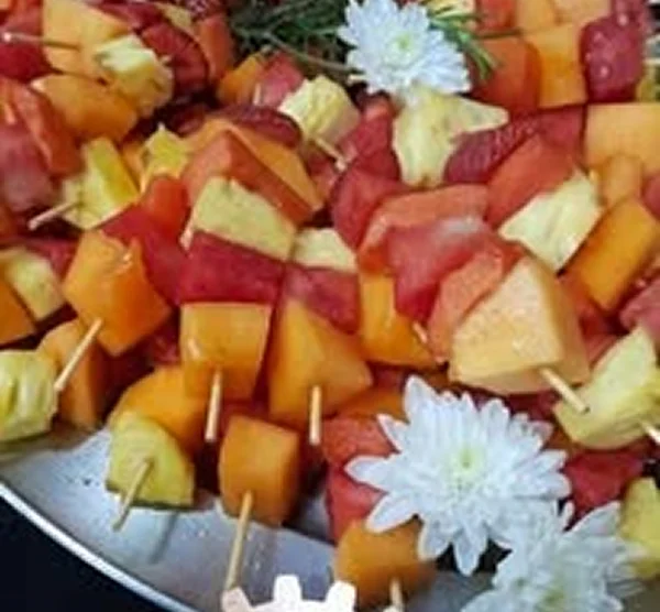 Fruit skewers platter.webp